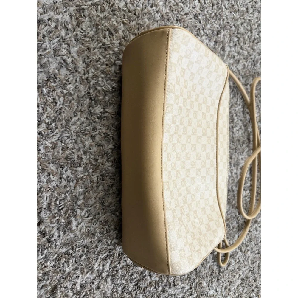 Liz Claiborne Crossbody Purse Bag‎ Beige Crème White Tan